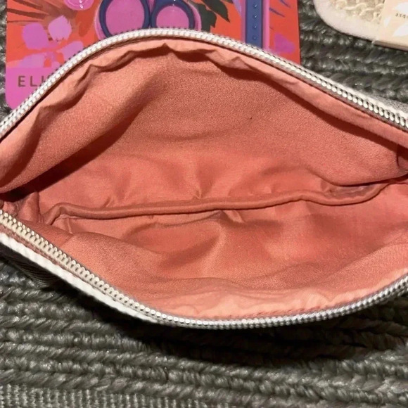 NWT Cosmetic/Skincare Makeup Bundle - Picture 5 of 6